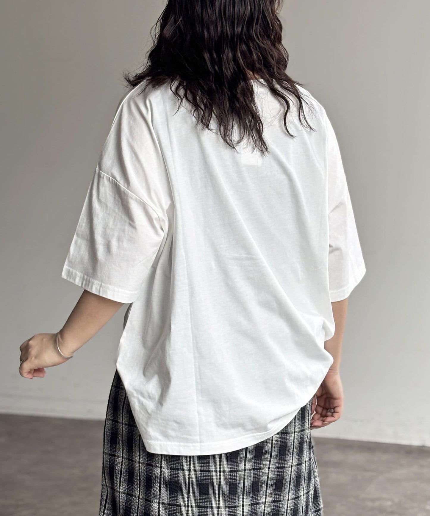 沙加拉刺繡T-shirt
