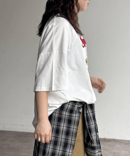 沙加拉刺繡T-shirt