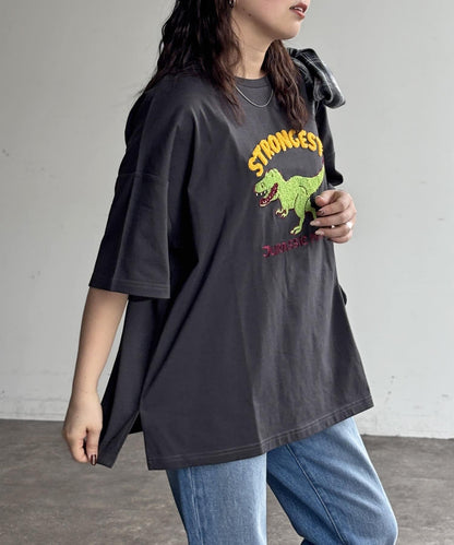 沙加拉刺繡T-shirt