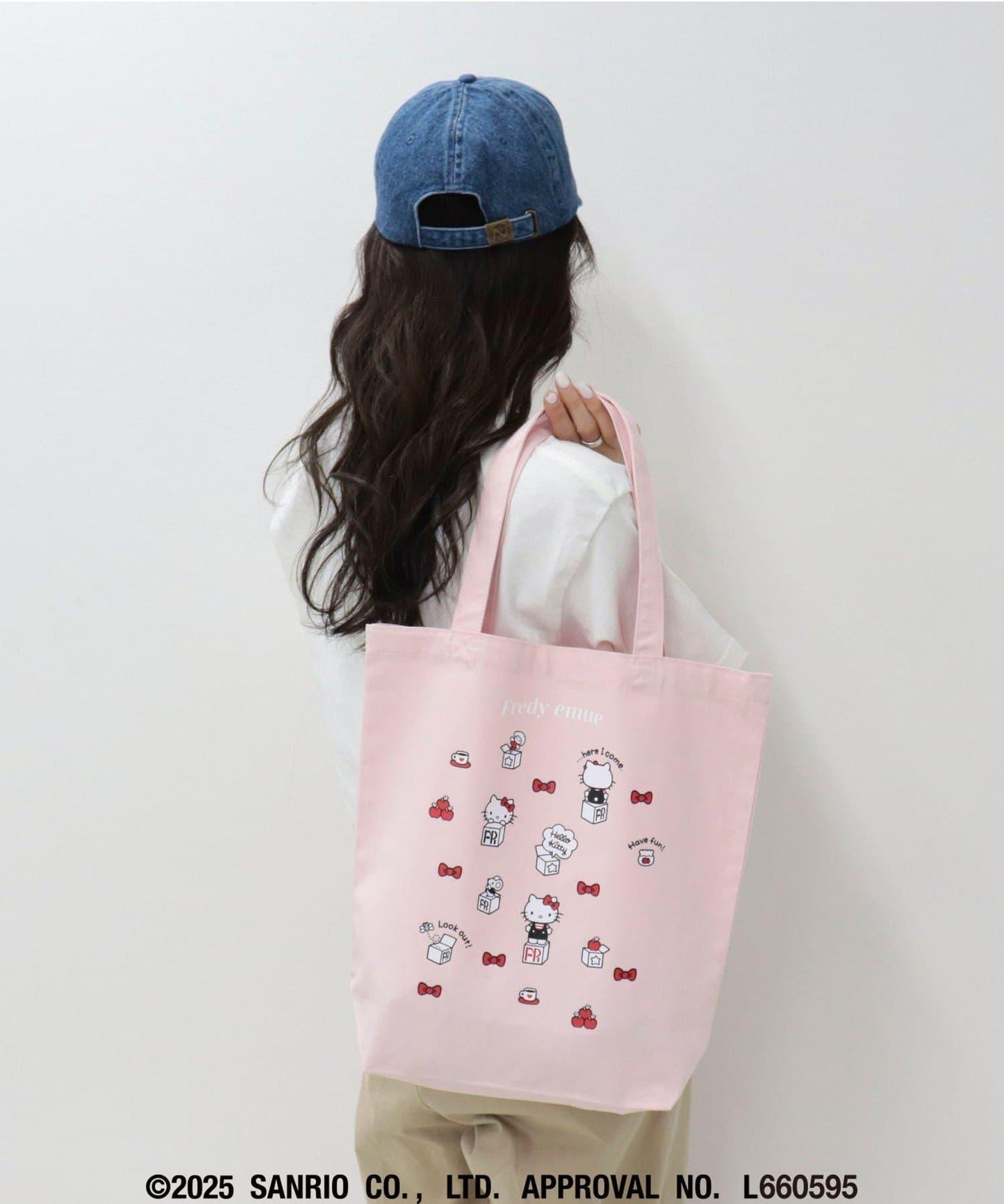 【HELLO KITTY meet FREDY emue】盒子印花手提包