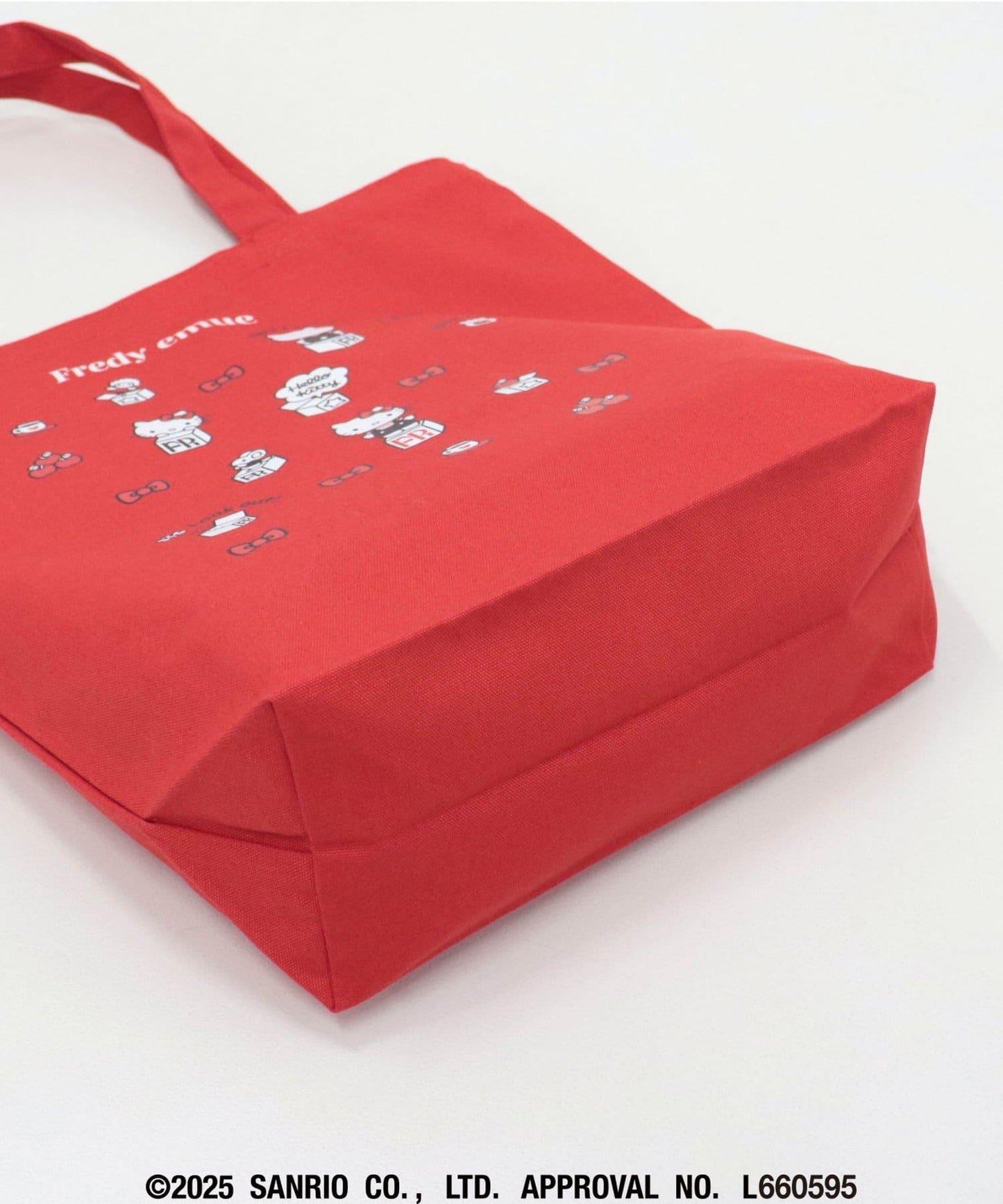 【HELLO KITTY meet FREDY emue】盒子印花手提包