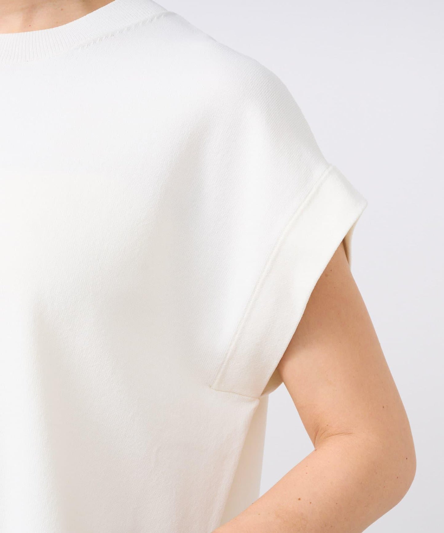 【接觸冷感】冰涼觸感肩部針織衫