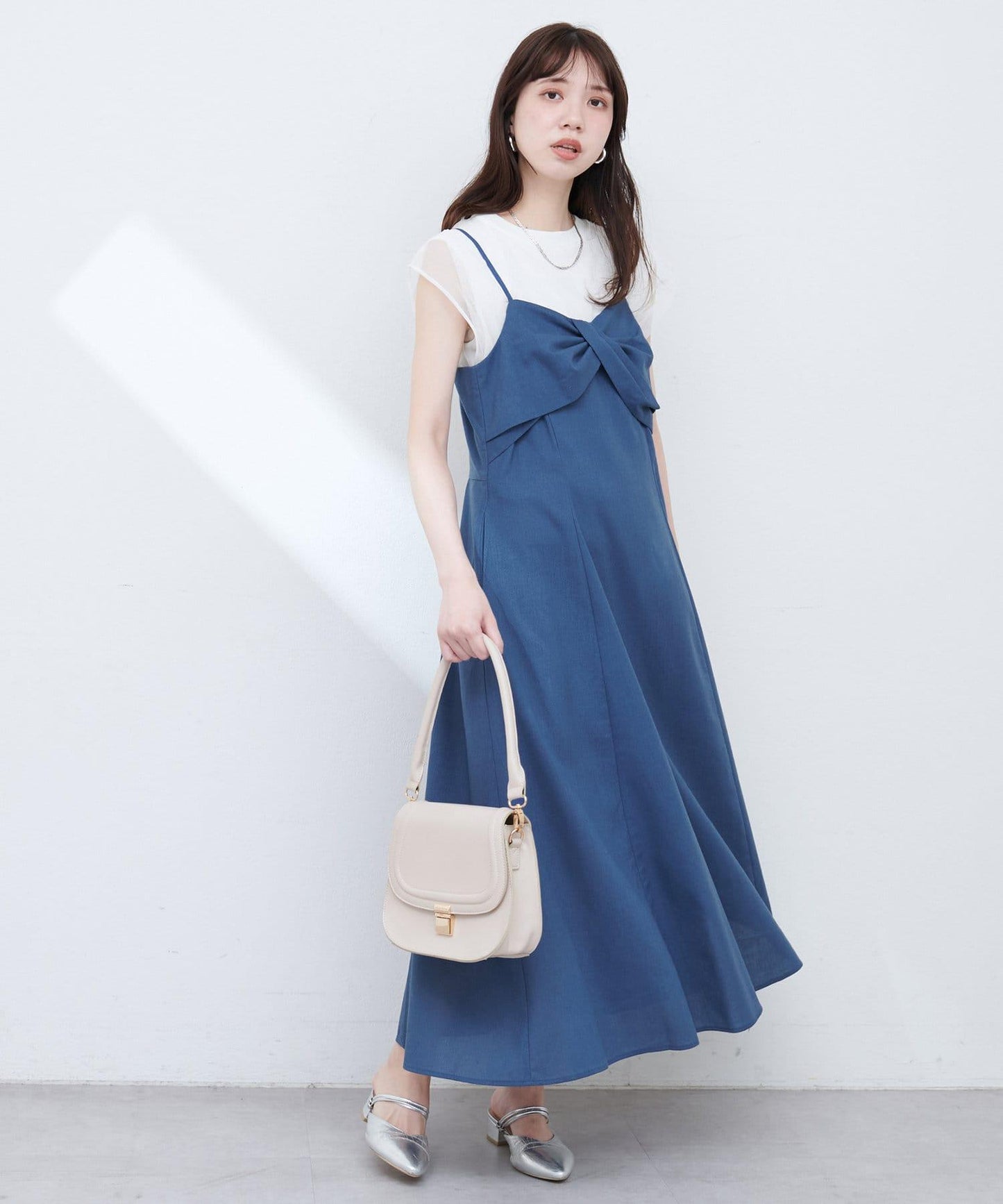 osono亞麻混紡扭曲吊帶連衣裙