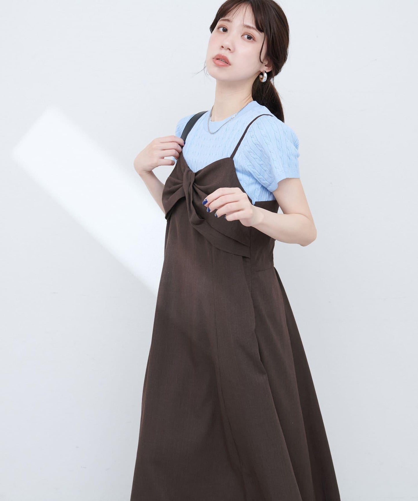 osono亞麻混紡扭曲吊帶連衣裙