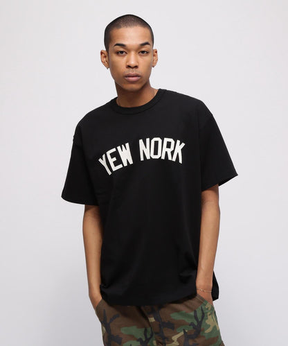 《AVIREX / EXPANSION》"YEWNORK" T恤