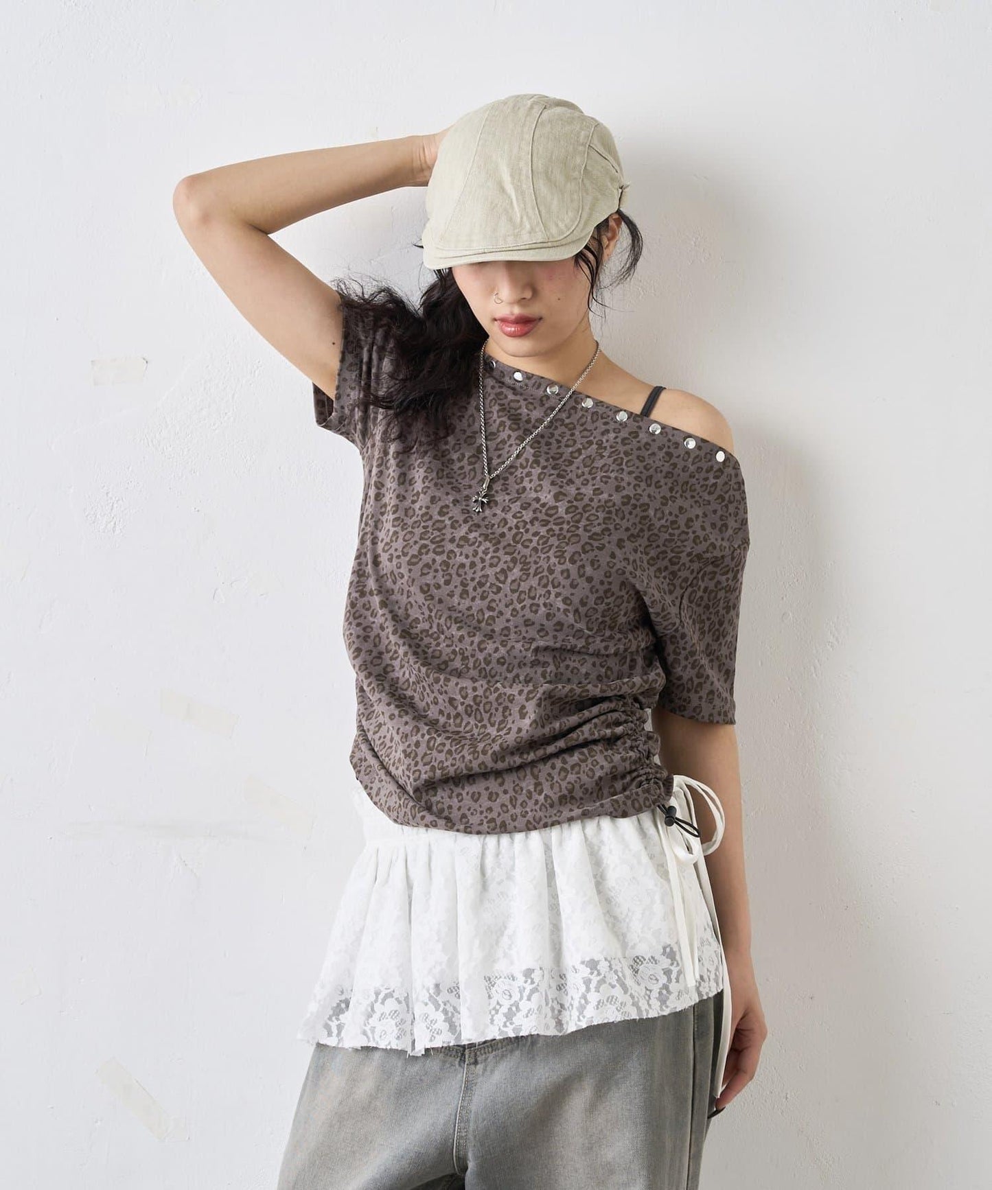 混搭 鉚釘露肩短袖上衣