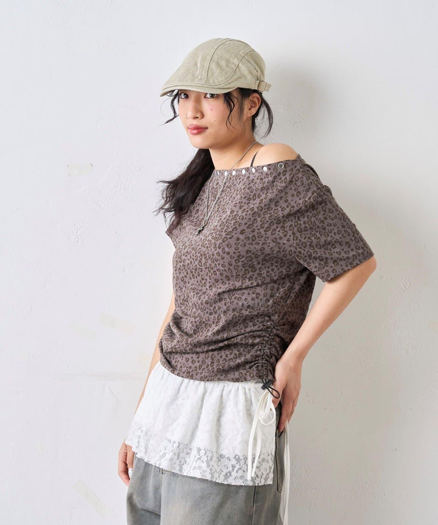 混搭 鉚釘露肩短袖上衣