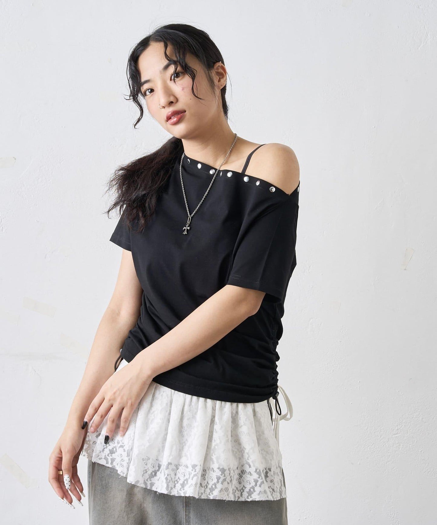 獨一無二單肩裝飾釘珠短袖T恤