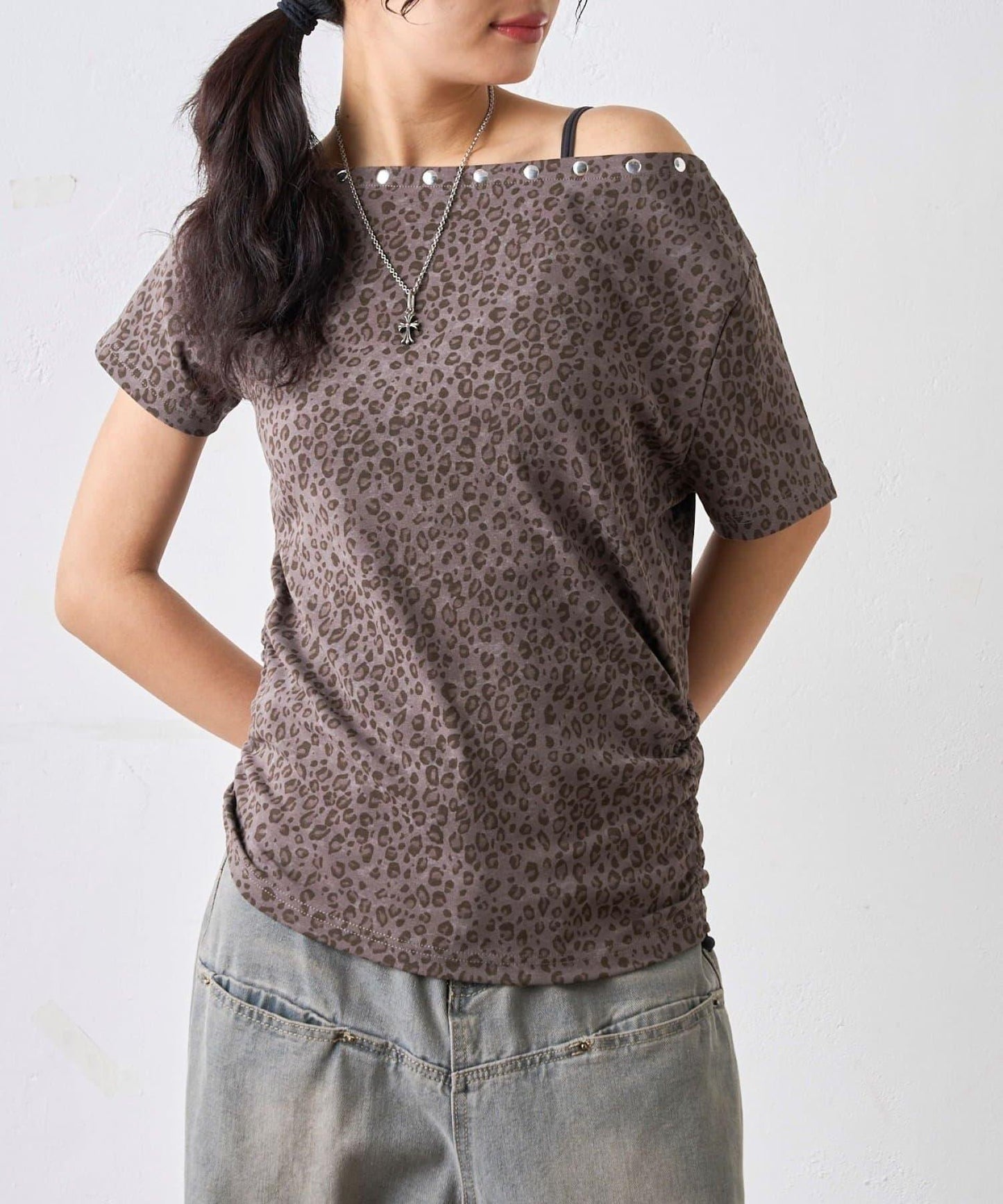 混搭 鉚釘露肩短袖上衣