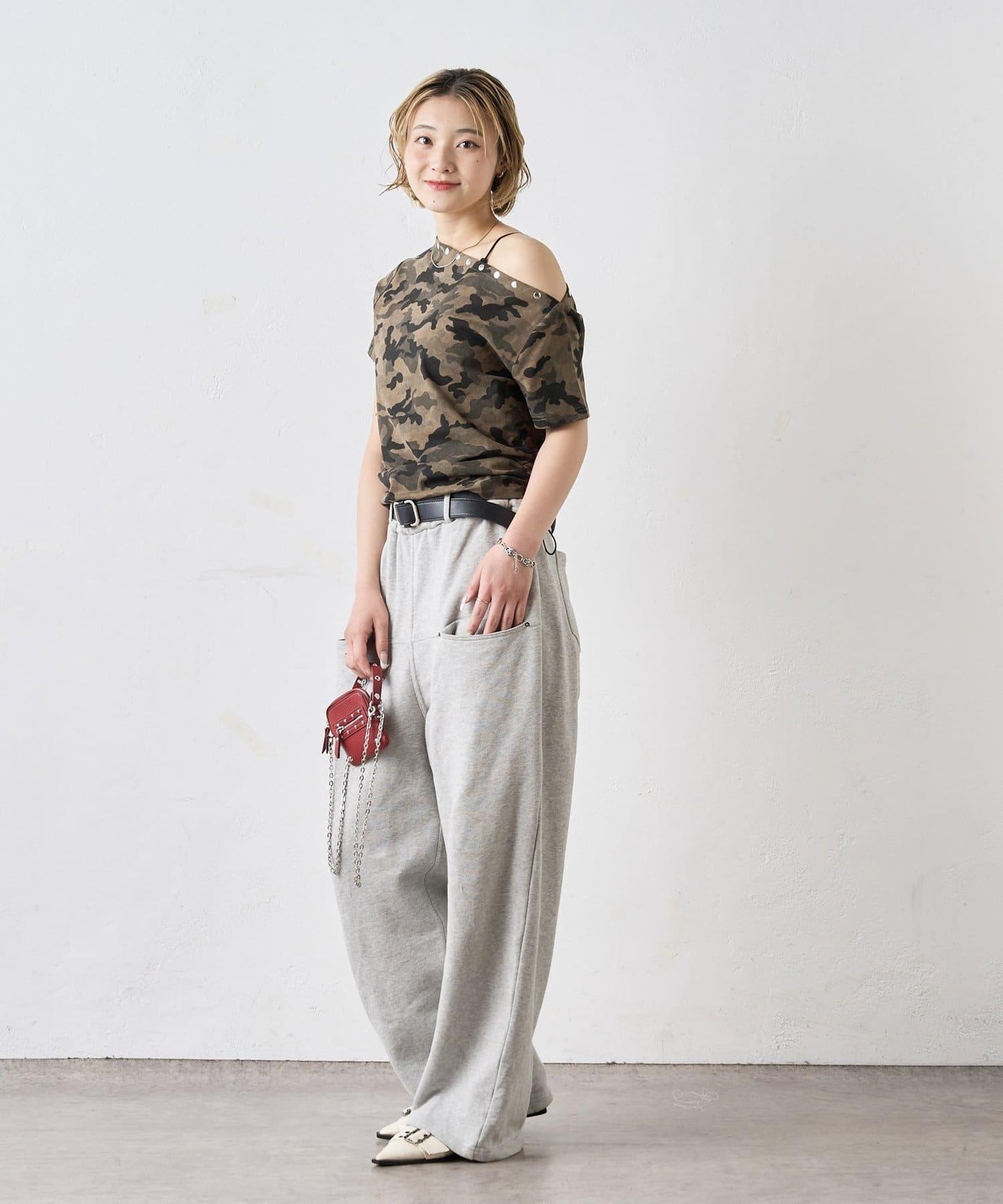 混搭 鉚釘露肩短袖上衣