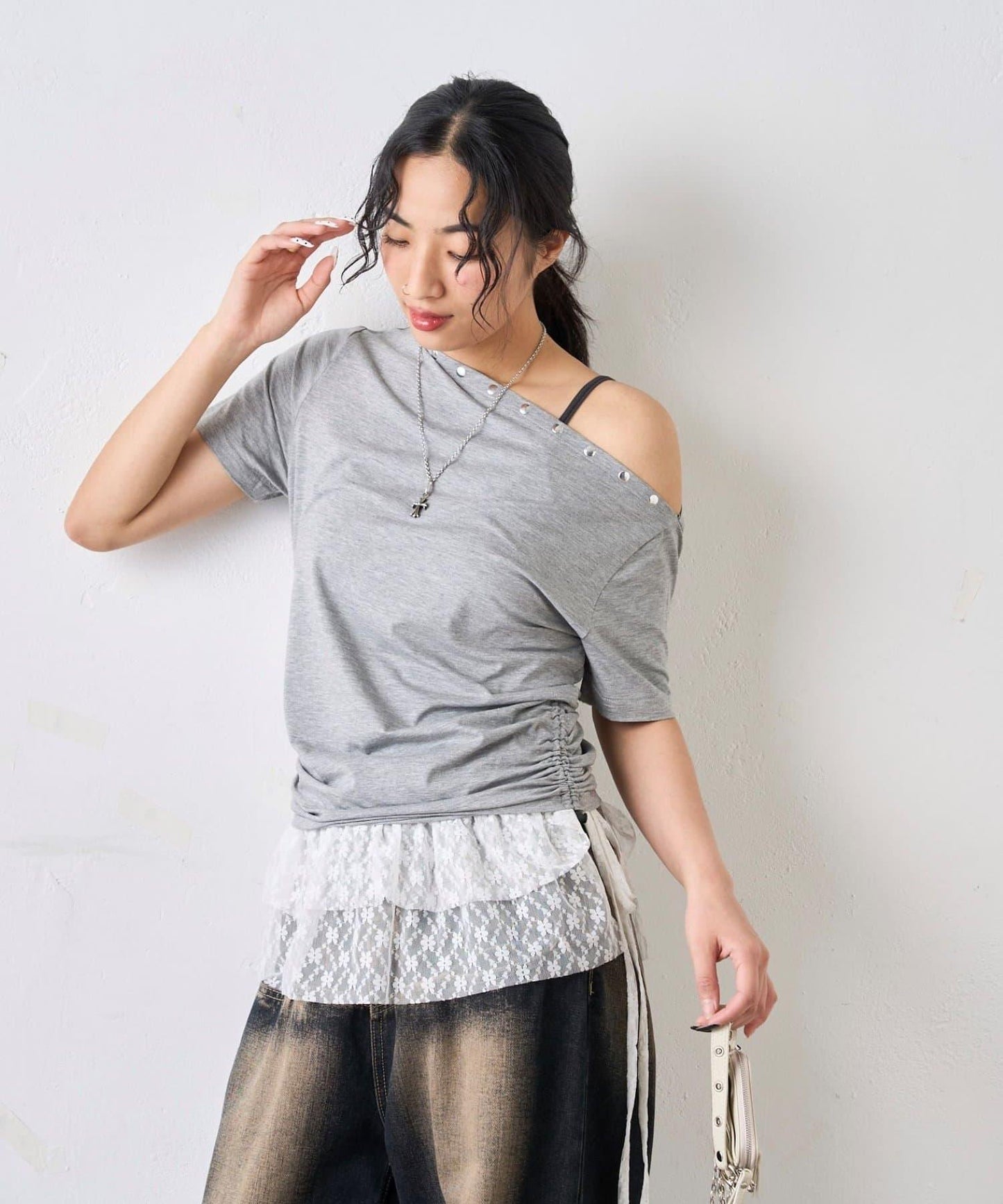 獨一無二單肩裝飾釘珠短袖T恤