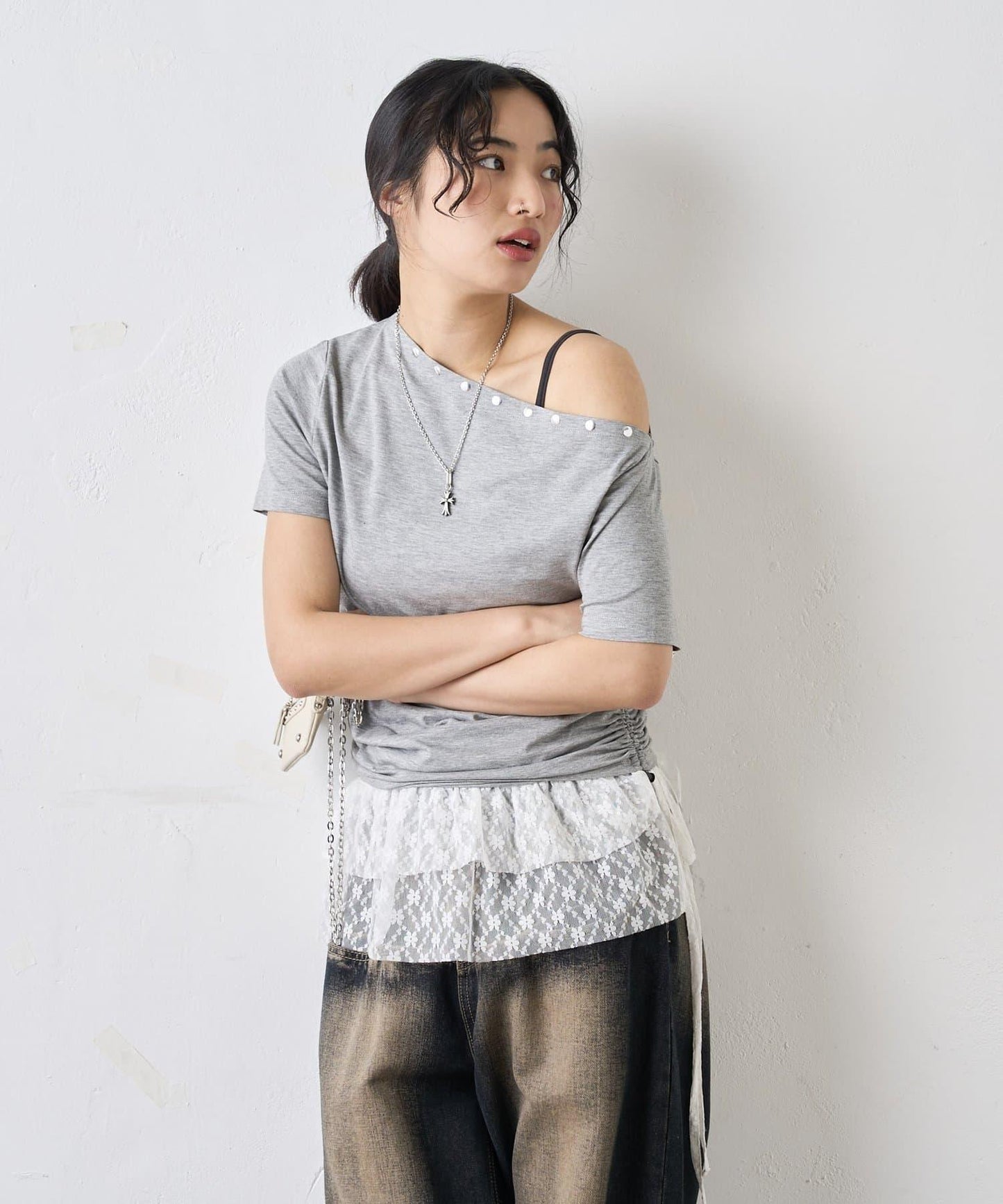獨一無二單肩裝飾釘珠短袖T恤
