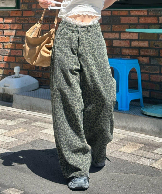 側邊拼接寬鬆牛仔褲