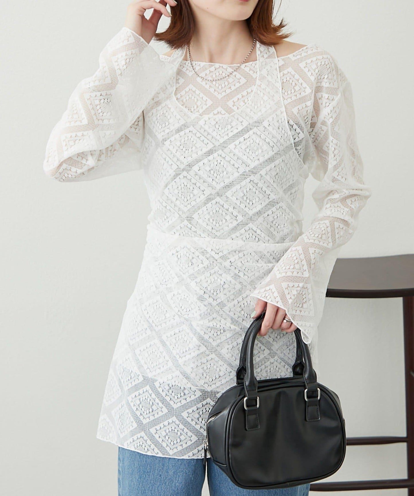 【柳樹】層疊蕾絲露背高領連衣裙