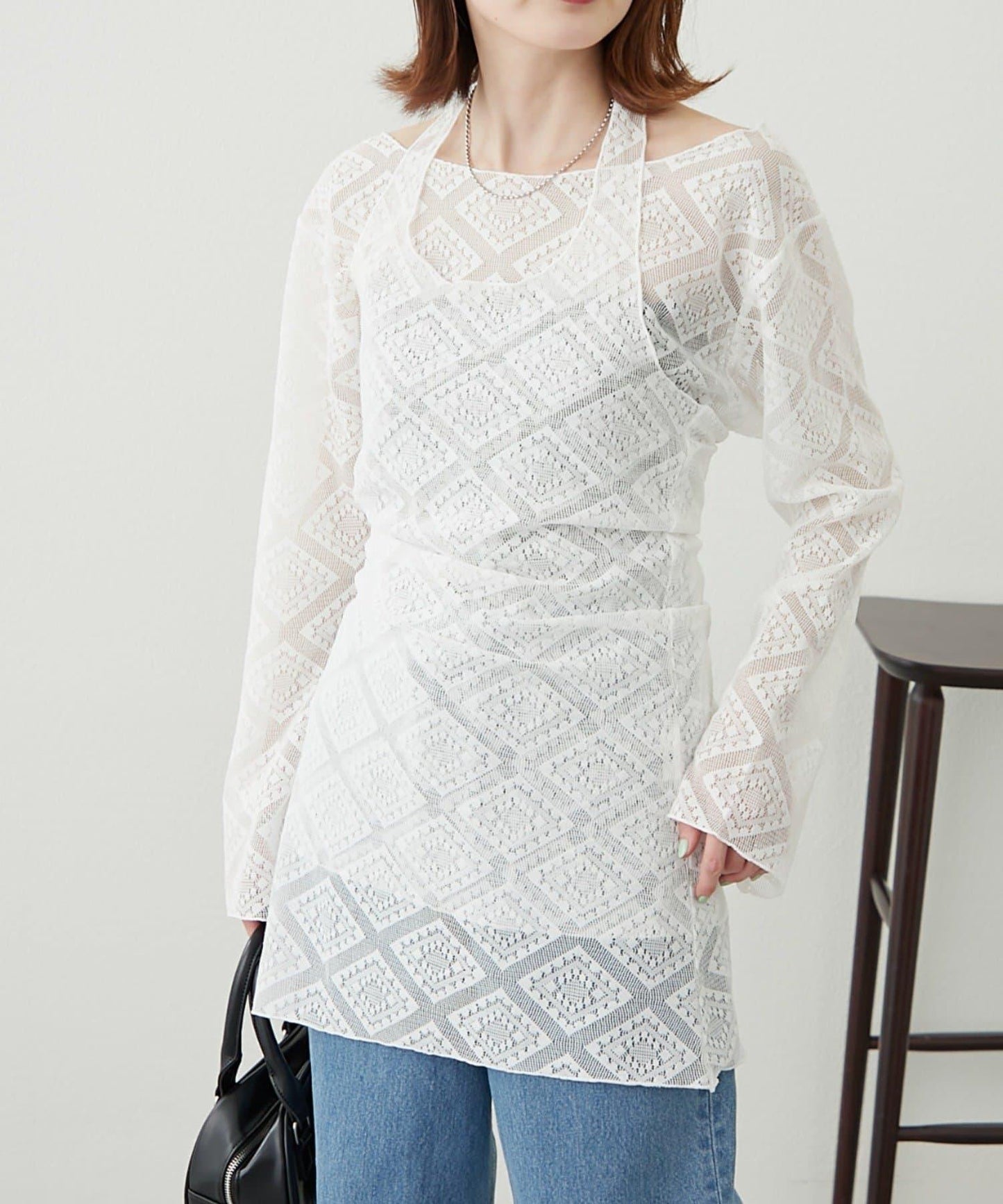 【柳樹】層疊蕾絲露背高領連衣裙