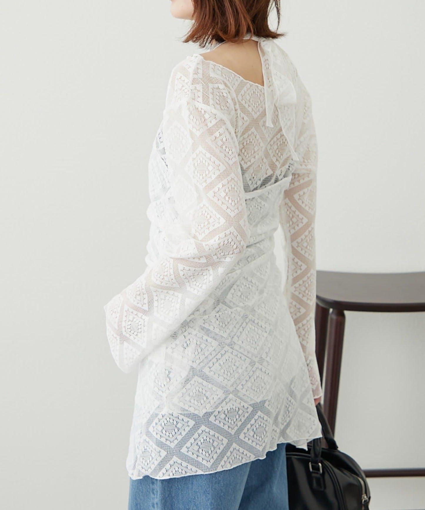 【柳樹】層疊蕾絲露背高領連衣裙