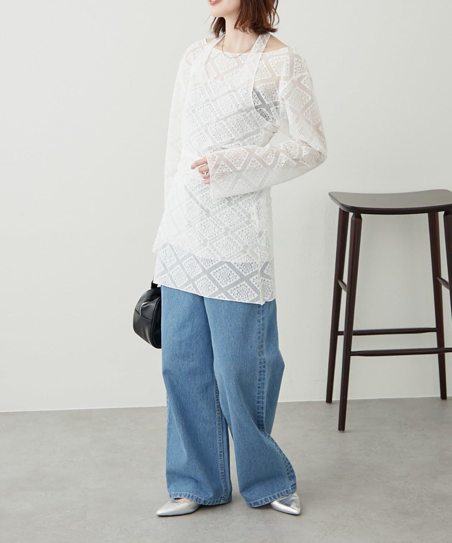 【柳樹】層疊蕾絲露背高領連衣裙