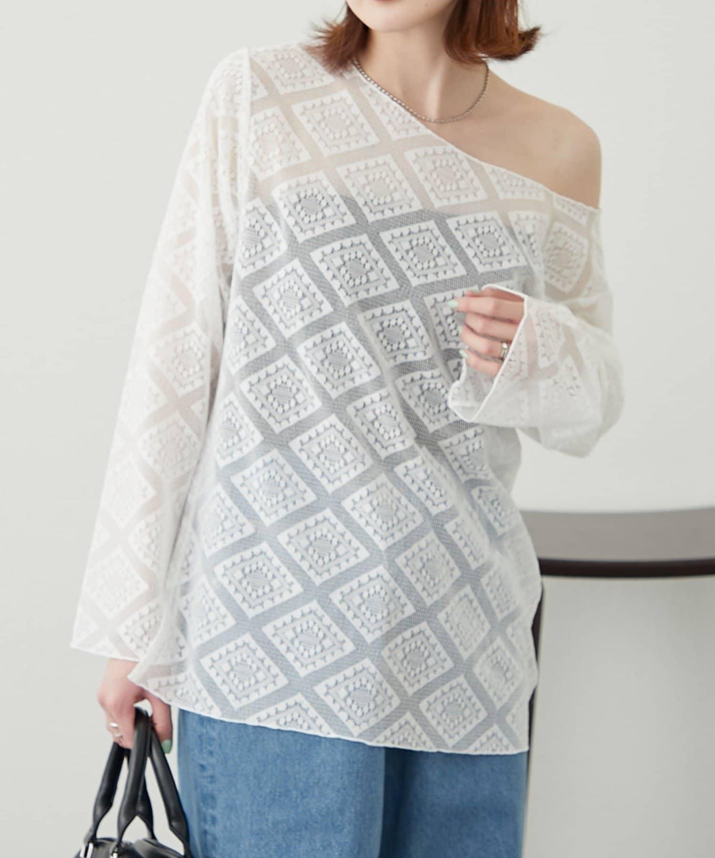 【柳樹】層疊蕾絲露背高領連衣裙