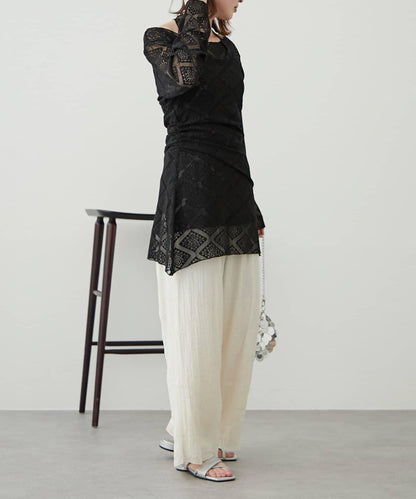 【柳樹】層疊蕾絲露背高領連衣裙