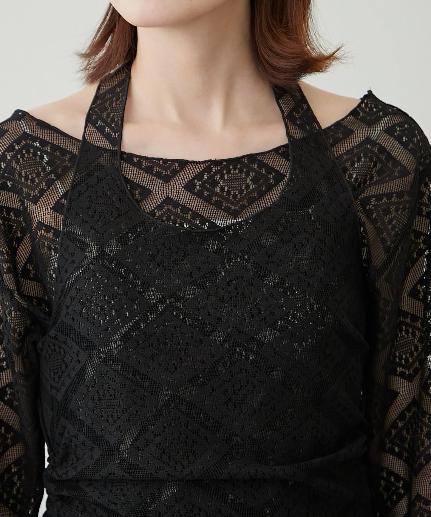 【柳樹】層疊蕾絲露背高領連衣裙