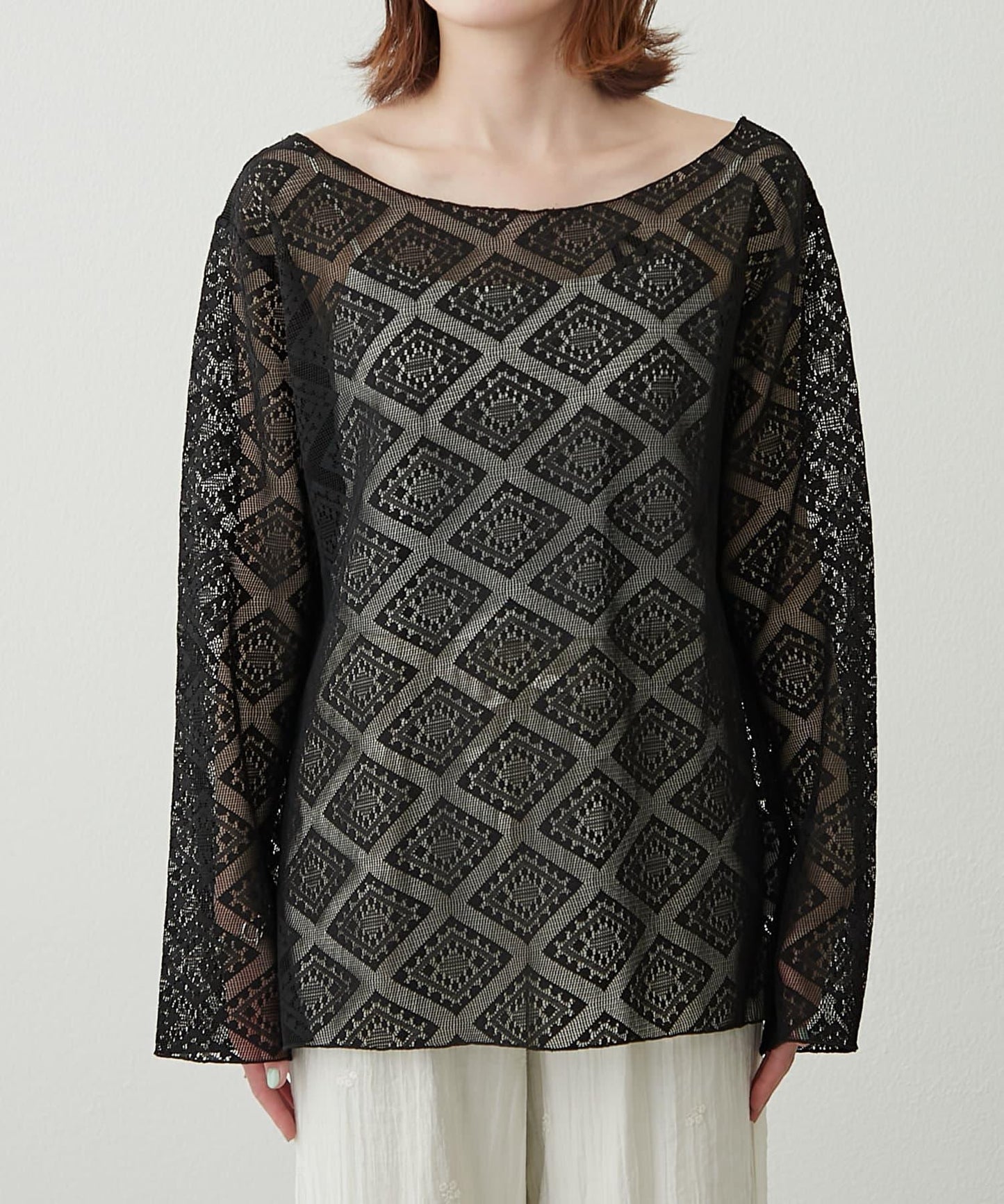 【柳樹】層疊蕾絲露背高領連衣裙