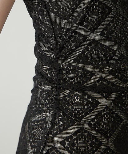 【柳樹】層疊蕾絲露背高領連衣裙