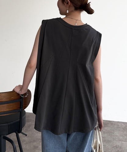 後背開叉無袖上衣