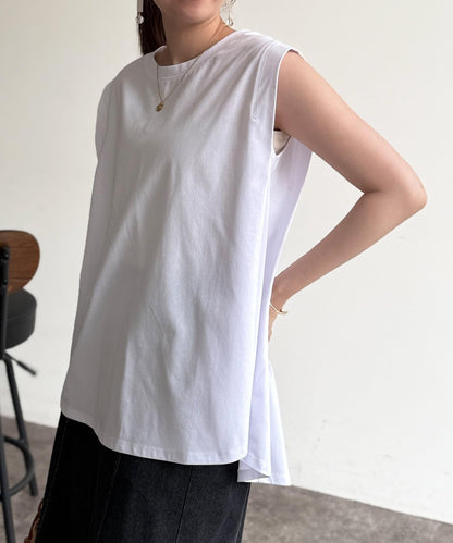 後背開叉無袖上衣