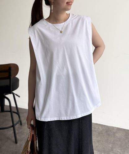 後背開叉無袖上衣