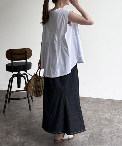 後背開叉無袖上衣