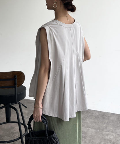 後背開叉無袖上衣