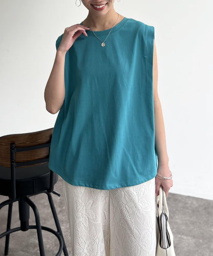 後背開叉無袖上衣