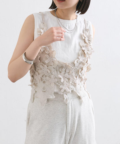 花朵吊帶衫
