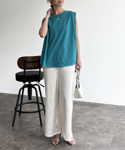 後背開叉無袖上衣