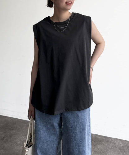 後背開叉無袖上衣