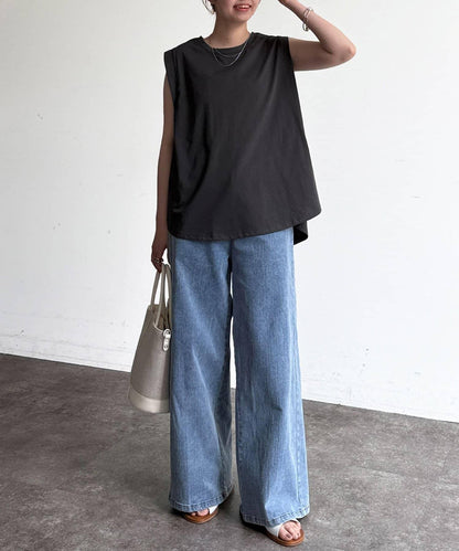 後背開叉無袖上衣