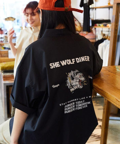 SHE WOLF DINER×FREAK'S STORE/海狼餐廳 寬鬆設計 刺繡 短袖 襯衫