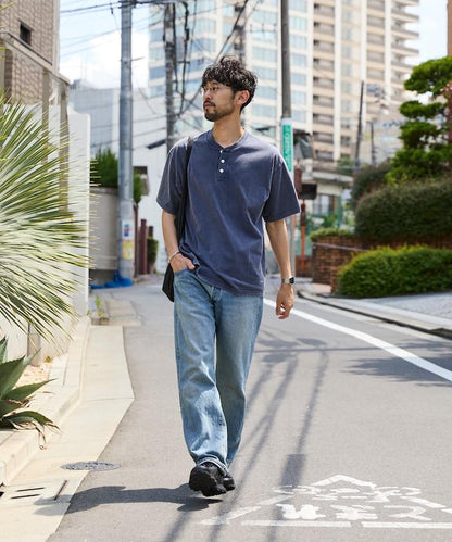 舒適版型 粉飾處理 圓領 短袖T恤