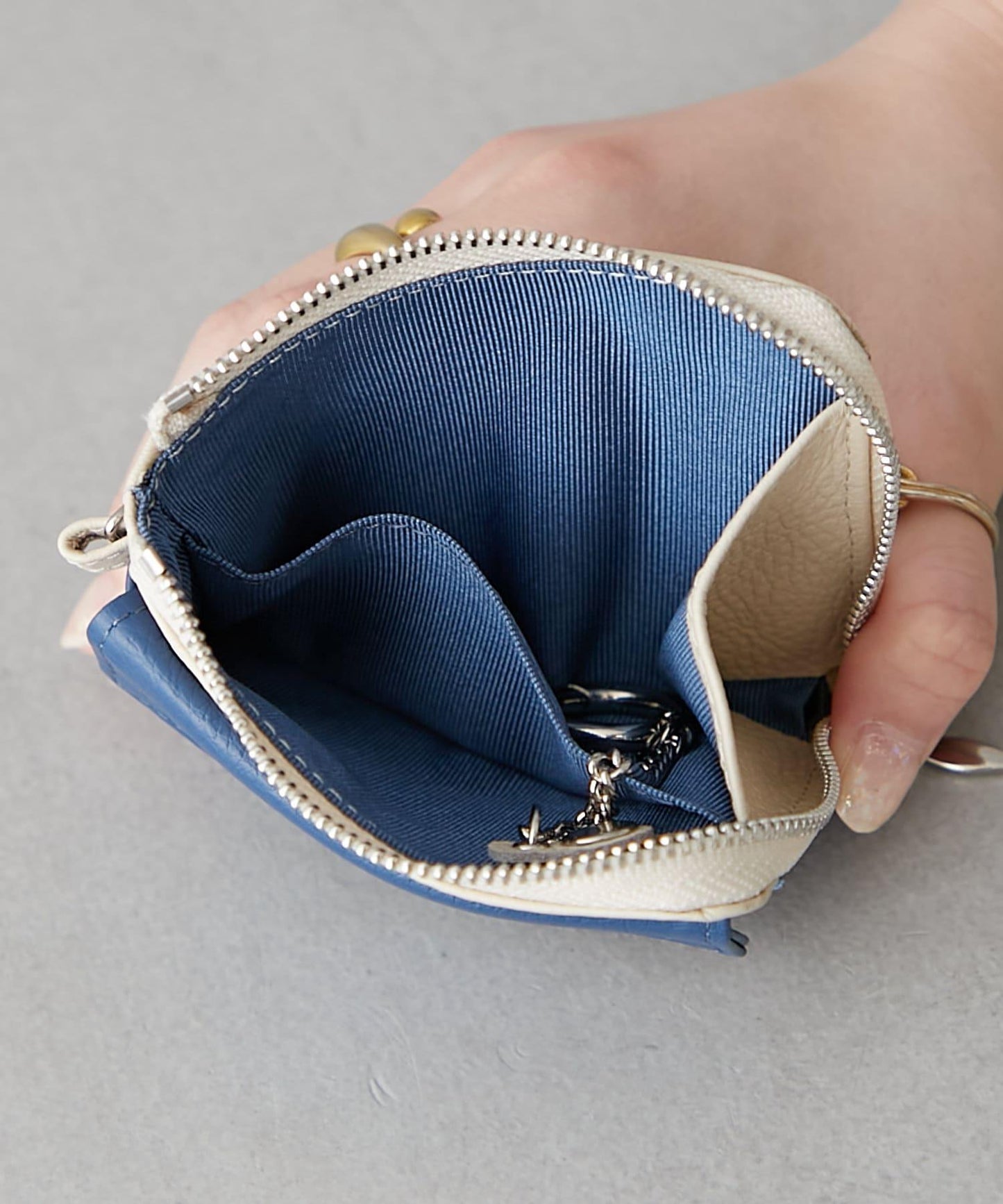 【onoff// オノフ】真皮迷你多功能錢包