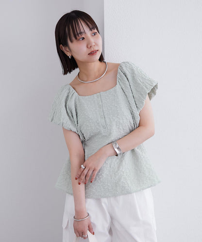 壓花蓬鬆上衣