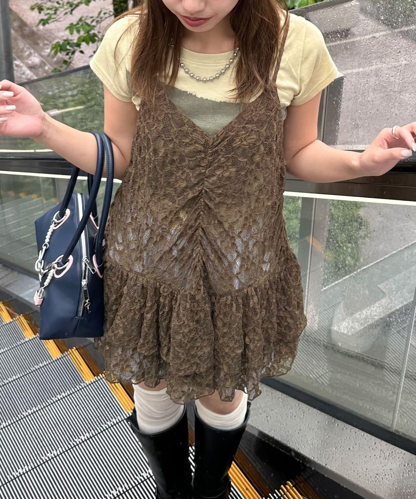 絨帶蕾絲吊帶連衣裙