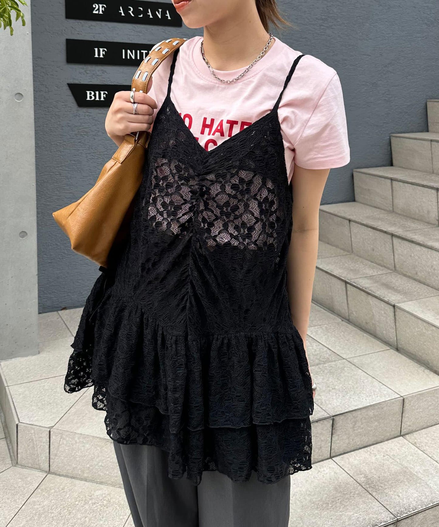 絨帶蕾絲吊帶連衣裙