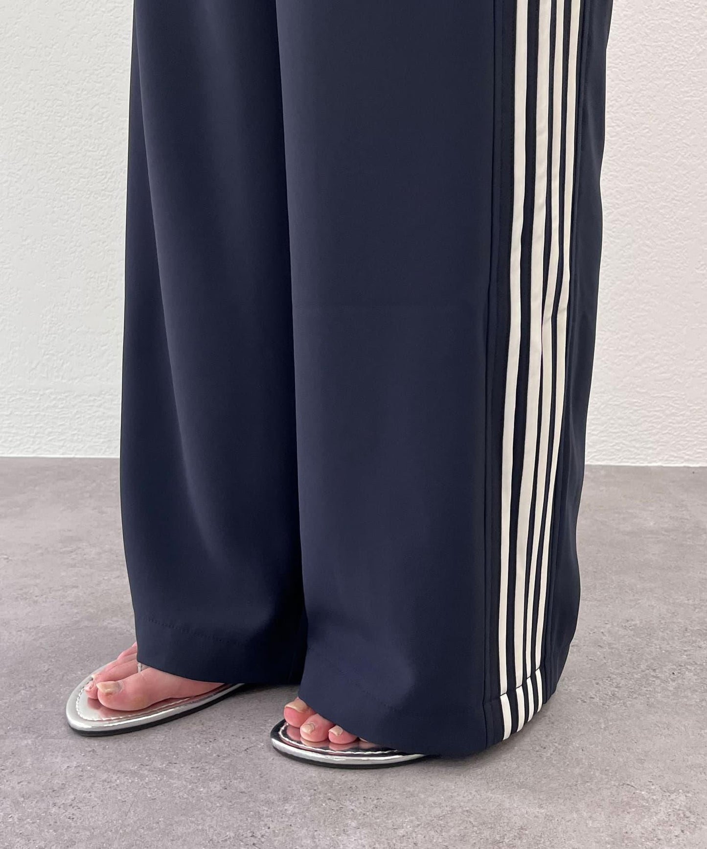 《時尚造型必備》側條紋褲