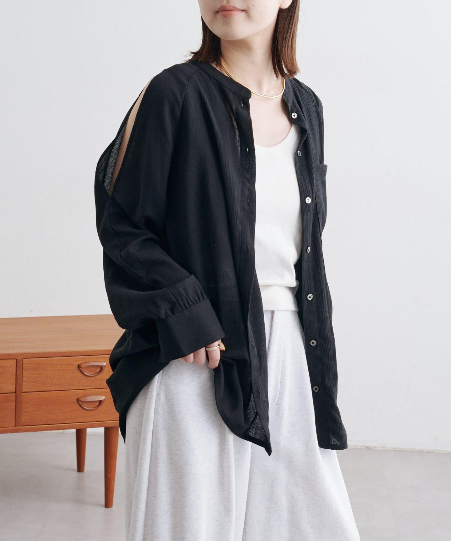 優雅露肩開衩襯衫