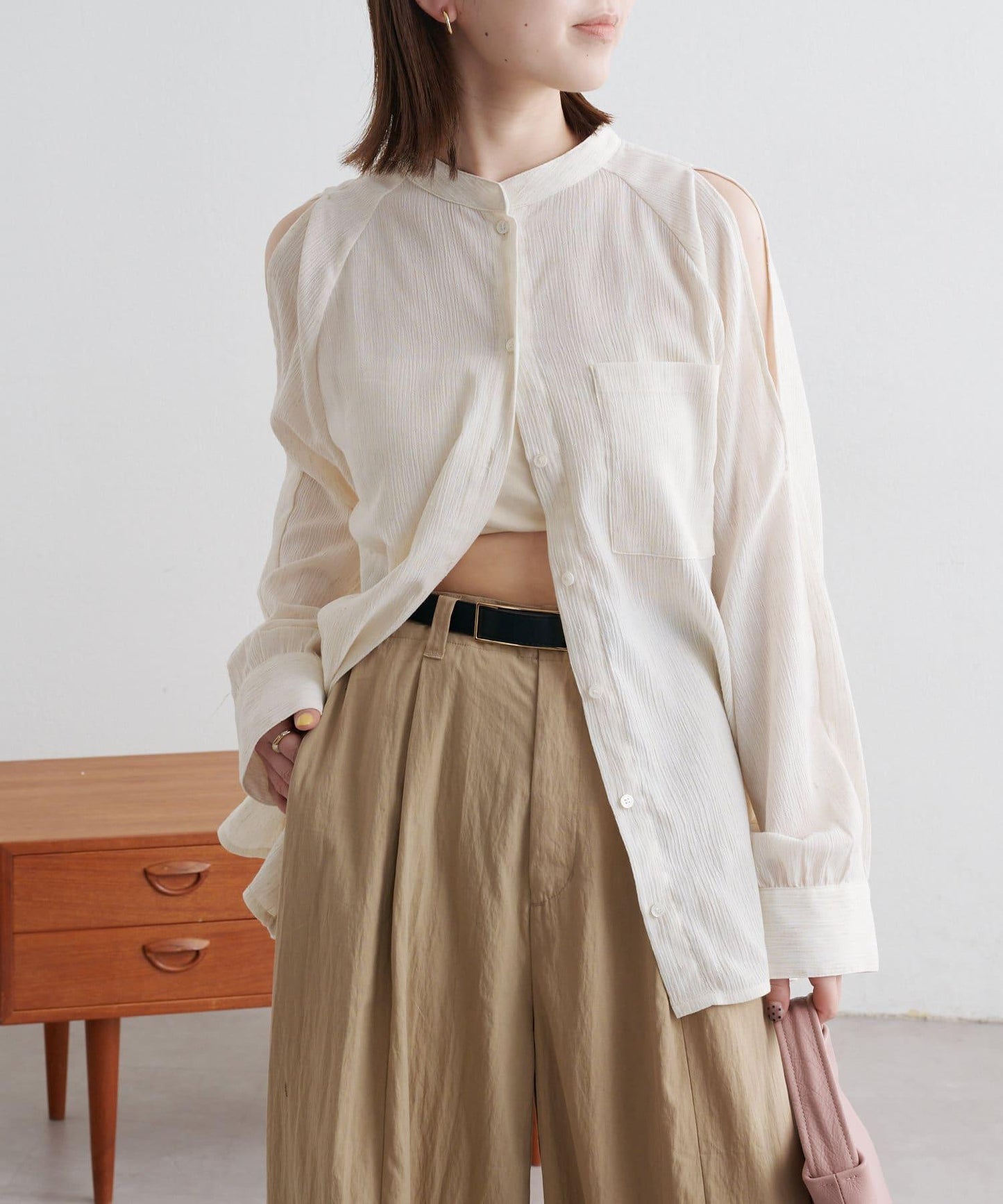 優雅露肩開衩襯衫