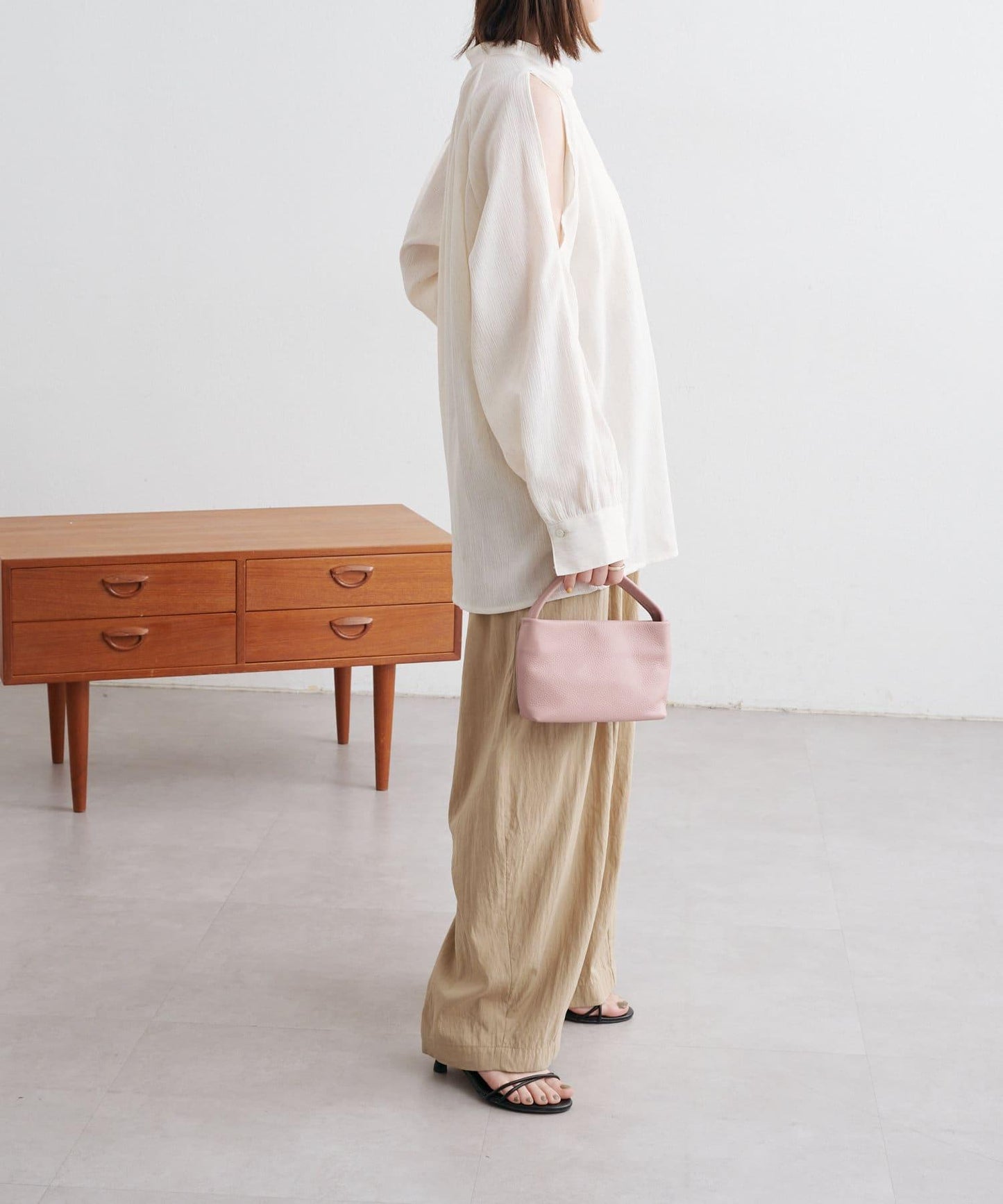 優雅露肩開衩襯衫