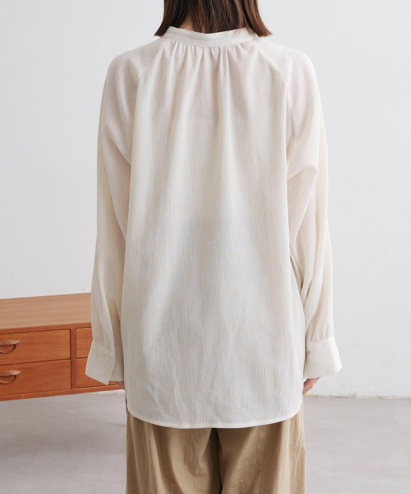 優雅露肩開衩襯衫