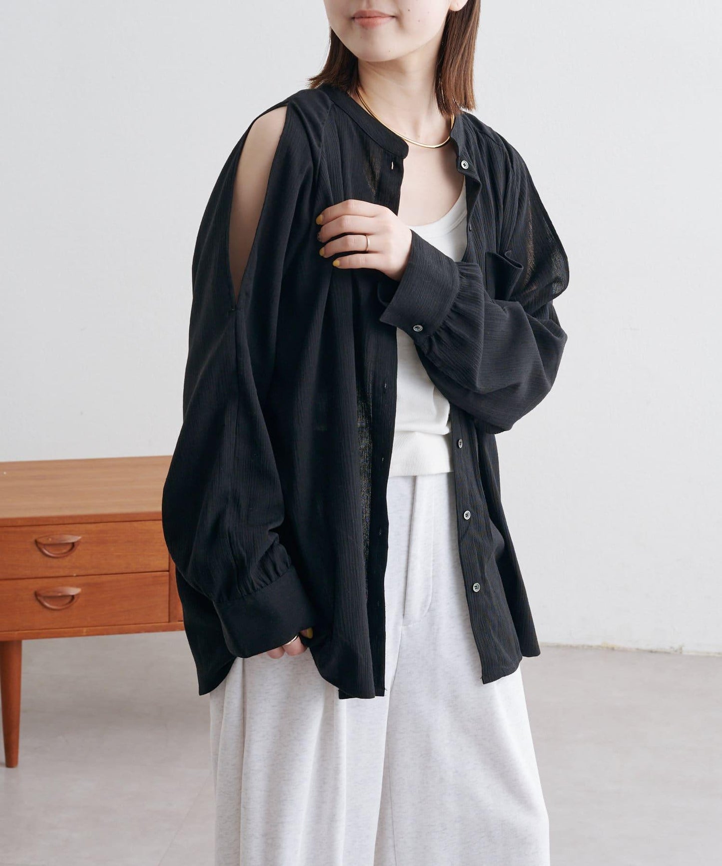 優雅露肩開衩襯衫