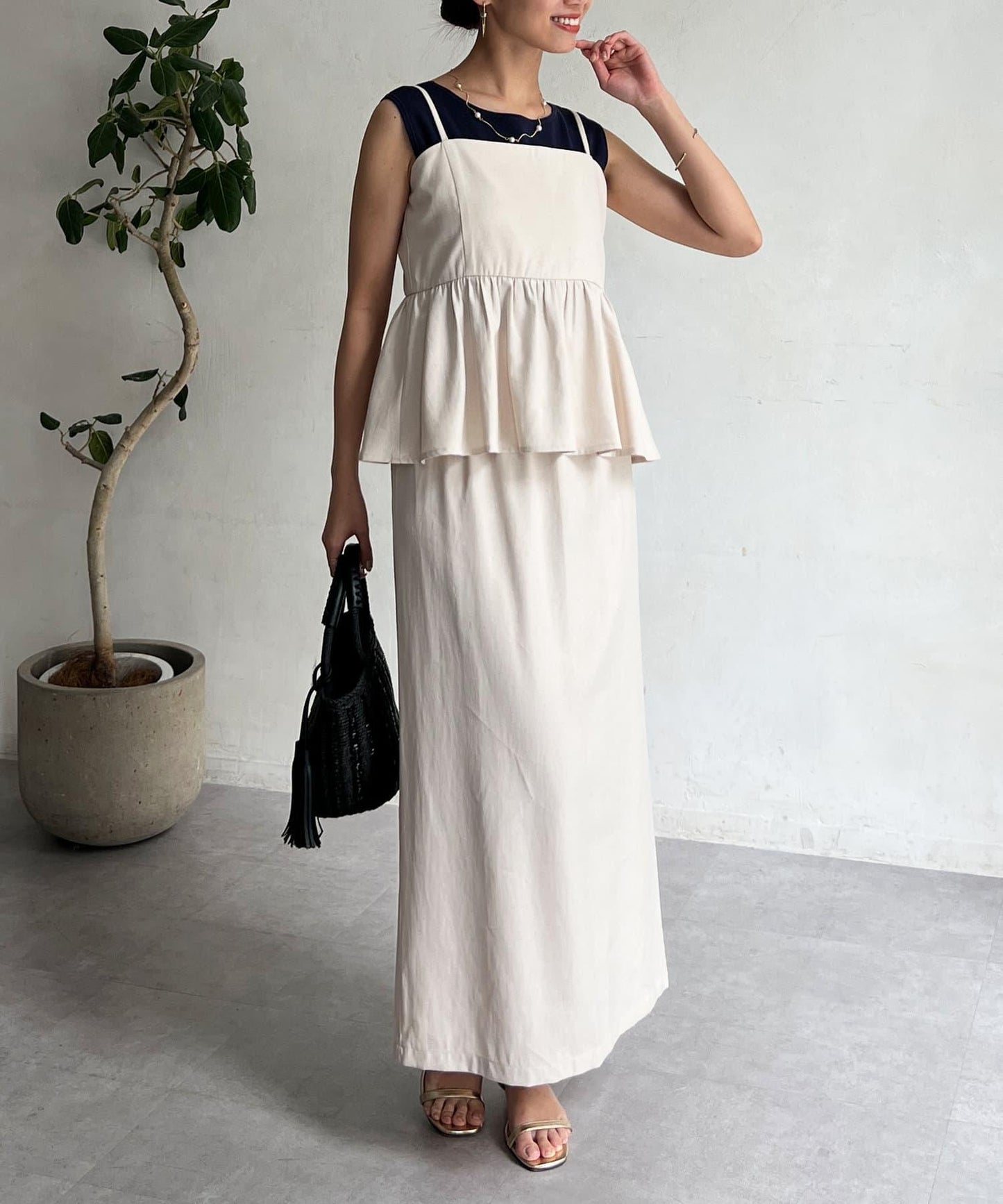 【搭配力出眾】【成熟可愛體型修飾】吊帶連衣裙×緊身裙