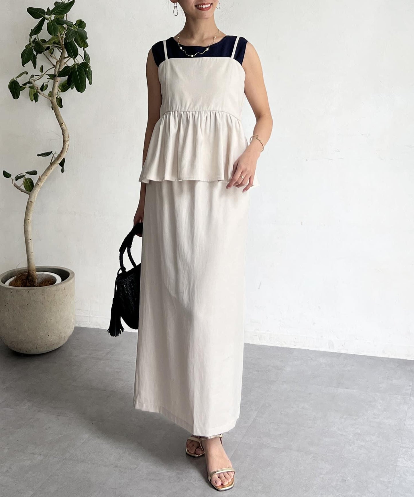 【搭配力出眾】【成熟可愛體型修飾】吊帶連衣裙×緊身裙